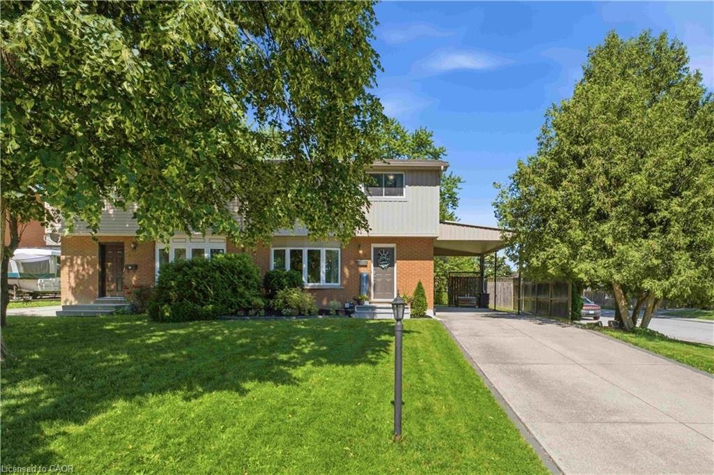 2 Wedgewood Avenue
