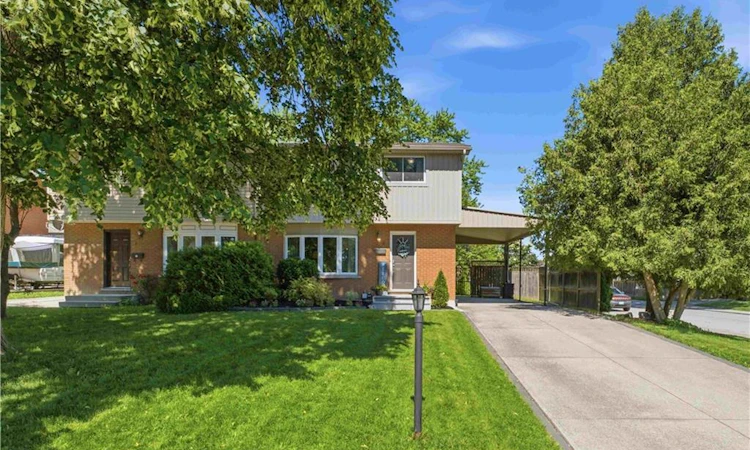 2 Wedgewood Avenue