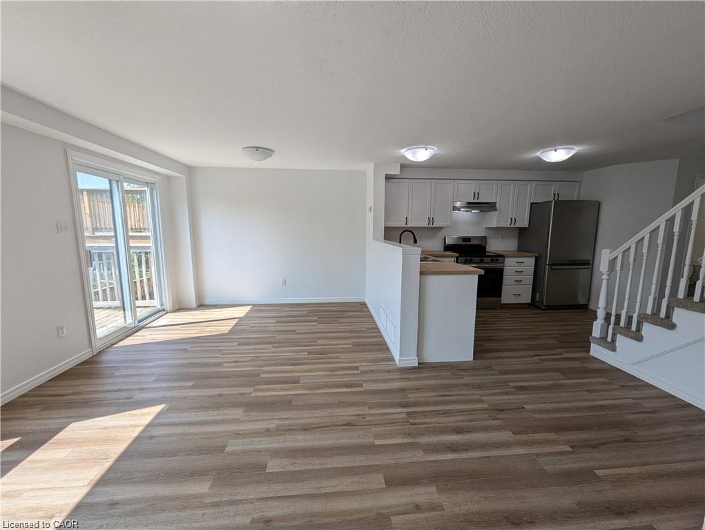 699 Laurelwood Drive, Waterloo, ON, N2V 2T8 - 5