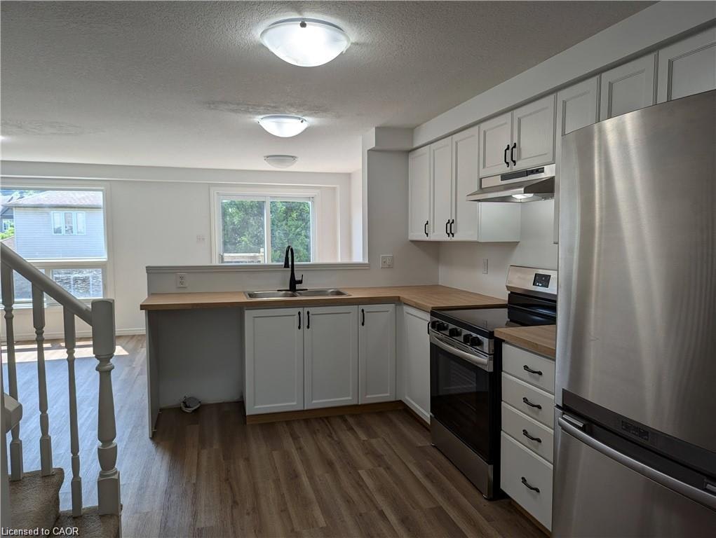 699 Laurelwood Drive, Waterloo, ON, N2V 2T8 - 6