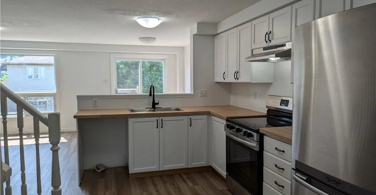699 Laurelwood Drive, Waterloo, ON, N2V 2T8 - 6
