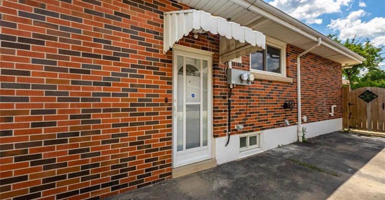 Lower-172 Fennell Avenue E, Hamilton, ON, L9A 1S3 - 2