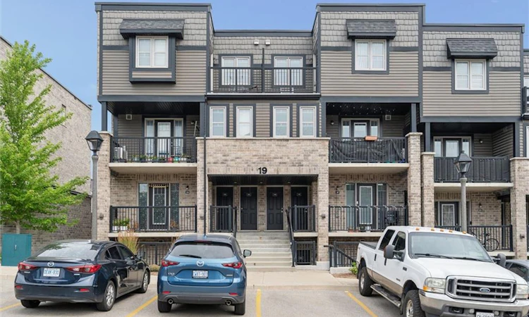 19D-1989 Ottawa Street S