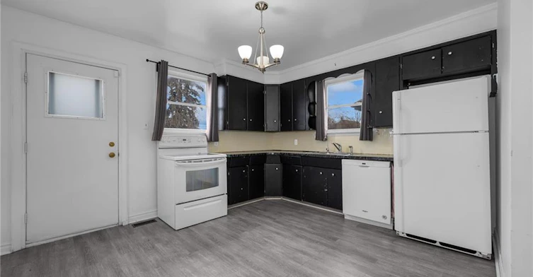 29 Harrison Avenue, Hamilton, ON, L8H 2Z8 - 16