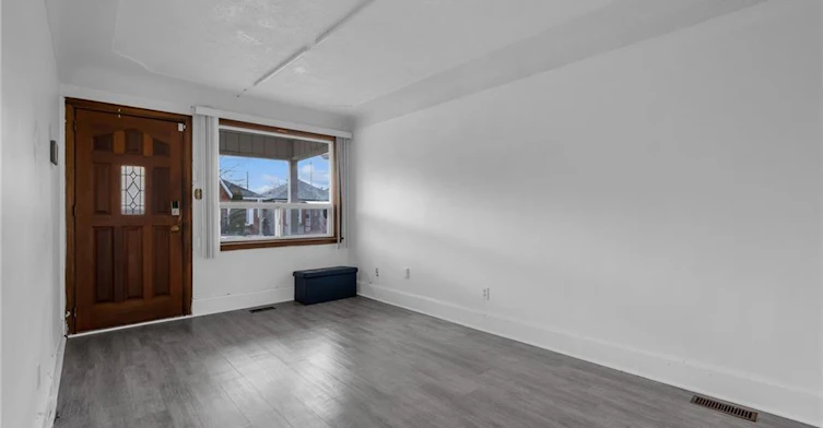 29 Harrison Avenue, Hamilton, ON, L8H 2Z8 - 4