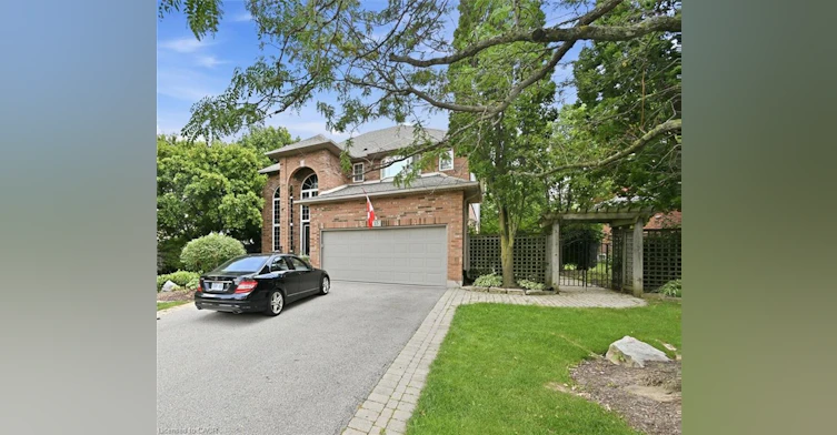 Lower-15 Pelham Drive, Hamilton, ON, L9K 1L4