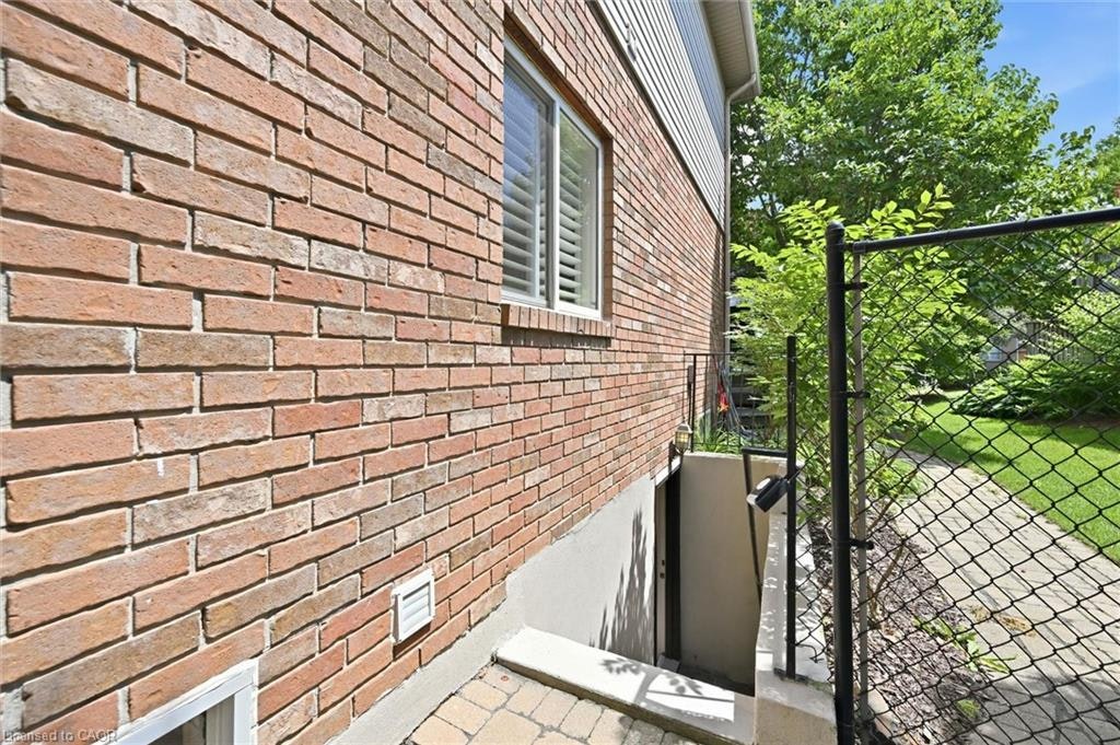 Lower-15 Pelham Drive, Hamilton, ON, L9K 1L4 - 2