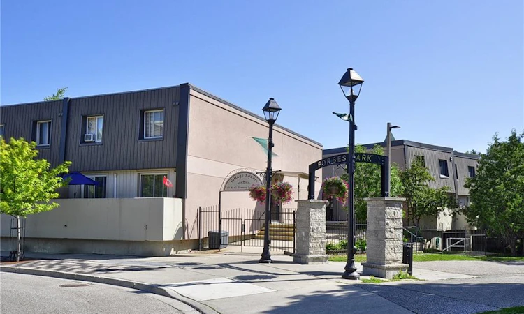 260-40 Tannery Street E
