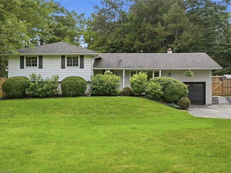 2 Jameson Drive, Hamilton, ON, L9H 5A2