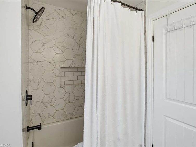 2 Jameson Drive, Hamilton, ON, L9H 5A2 - 24