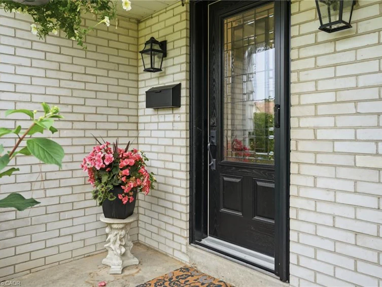 2 Jameson Drive, Hamilton, ON, L9H 5A2 - 4
