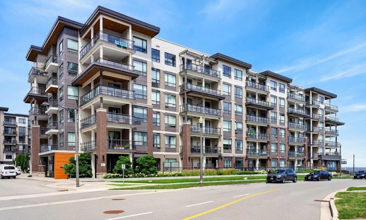 306-10 Esplanade Lane