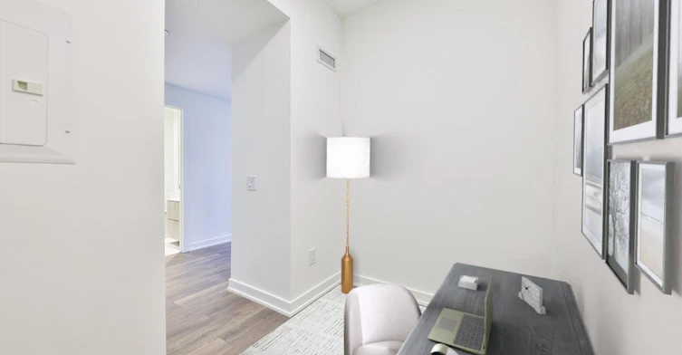 412-28 Ann Street, Mississauga, ON, L5G 3G1 - 3