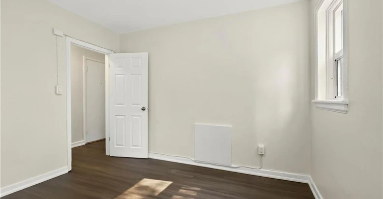 209-118 St Joseph's Drive, Hamilton, ON, L8N 2E8 - 9