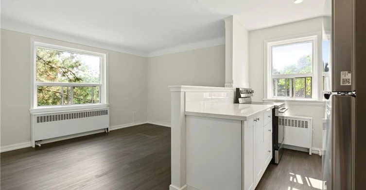 209-118 St Joseph's Drive, Hamilton, ON, L8N 2E8 - 4