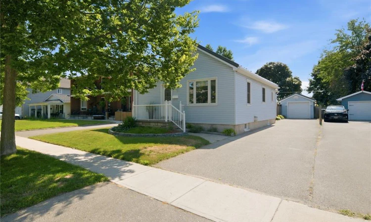 37 Hill Avenue