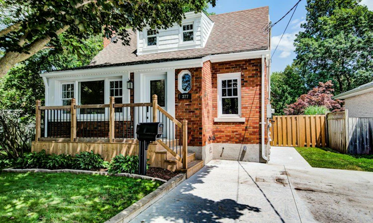 377 Hedley Street