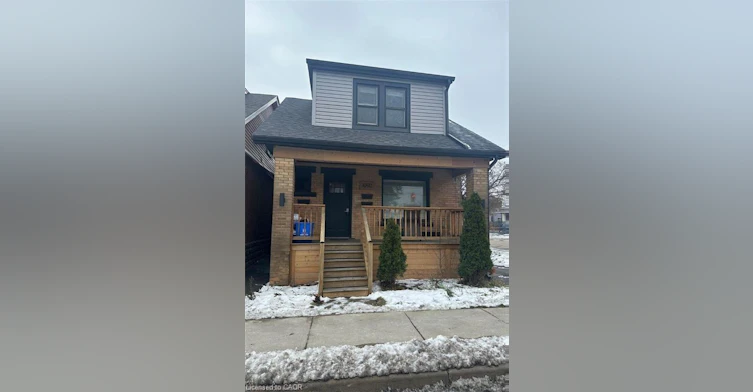 Main-1090 Cannon Street E, Hamilton, ON, L8L 2J4