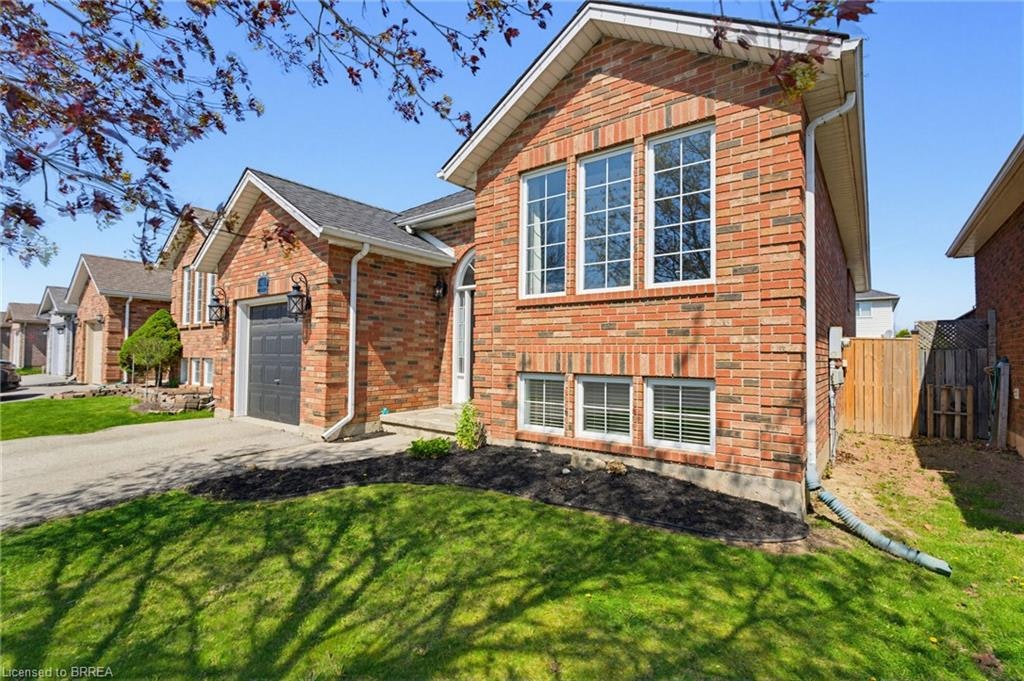 60 St. Patrick's Drive, Brantford, ON, N3T 6L4