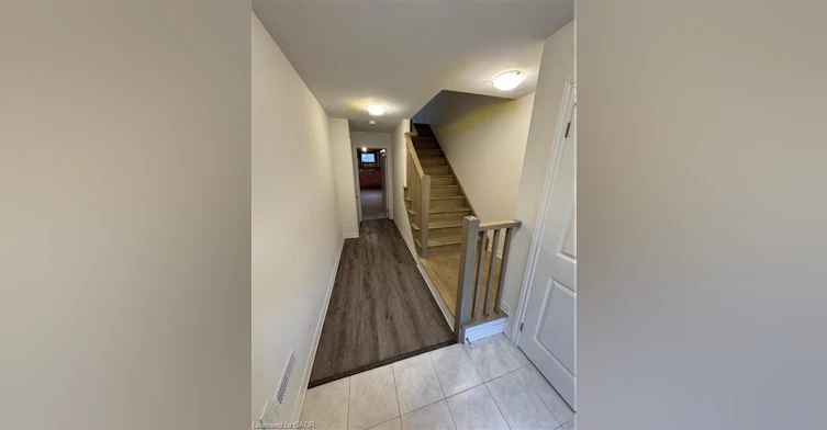 50-305 Garner Road W, Hamilton, ON, L9G 3E6 - 2