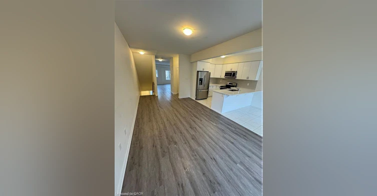 50-305 Garner Road W, Hamilton, ON, L9G 3E6 - 3