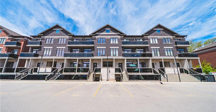 209-2061 Prospect Street, Burlington, ON, L7R 1Z2