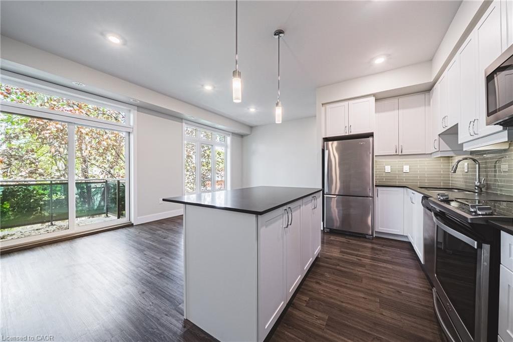 209-2061 Prospect Street, Burlington, ON, L7R 1Z2 - 2