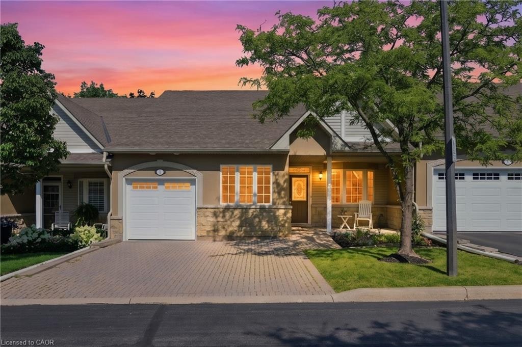 41-212 Stonehenge Drive, Hamilton, ON, L9K 1N4