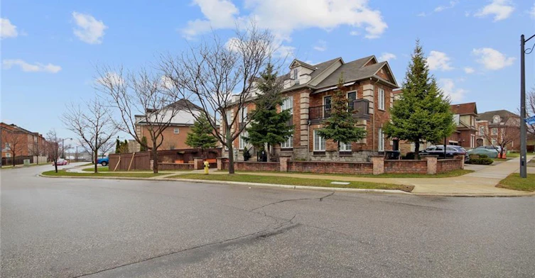 Lower-16 Sergio Marchi Street, Toronto, ON, M3L 0B7 - 32