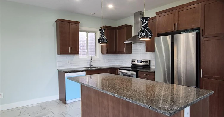 (Upper)-184 Knott Drive, London, ON, N6L 0G6