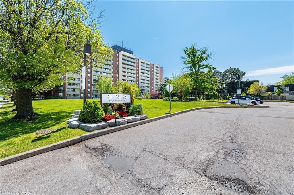 405-25 Four Winds Drive, Toronto, ON, M3J 1K8