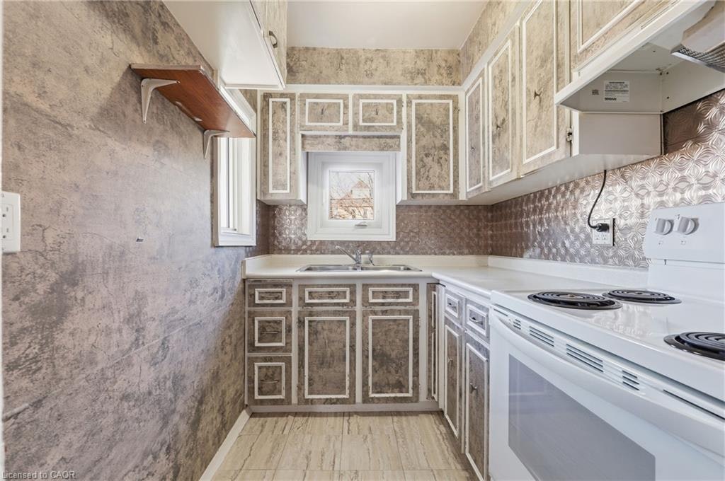 115 Kensington Avenue N, Hamilton, ON, L8L 7N3 - 11