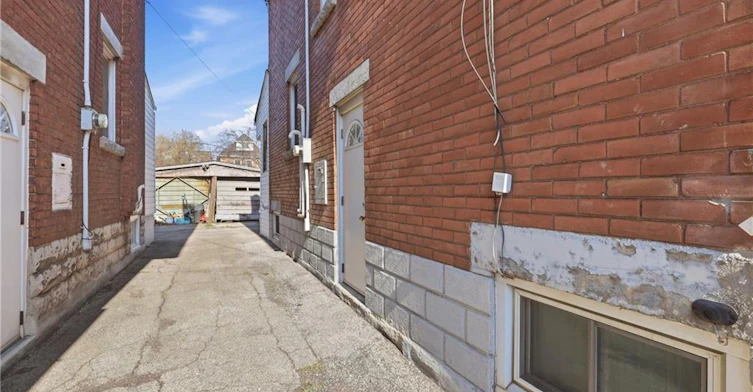 115 Kensington Avenue N, Hamilton, ON, L8L 7N3 - 29