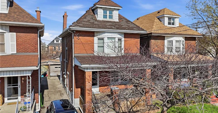 115 Kensington Avenue N, Hamilton, ON, L8L 7N3 - 2