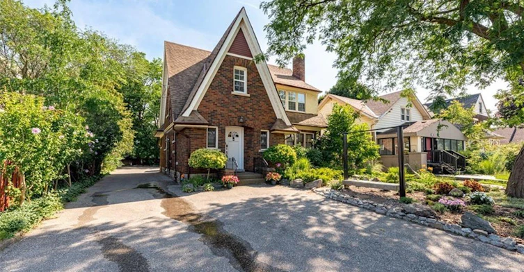 6942 Lundys Lane, Niagara Falls, ON, L2G 1V9 - 2