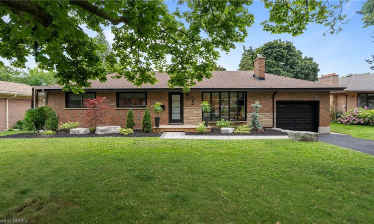 25 Seneca Crescent