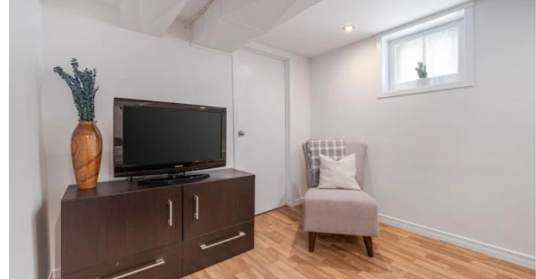 Lower Level-28 Spring Street W, Waterloo, ON, N2L 2Z8 - 11