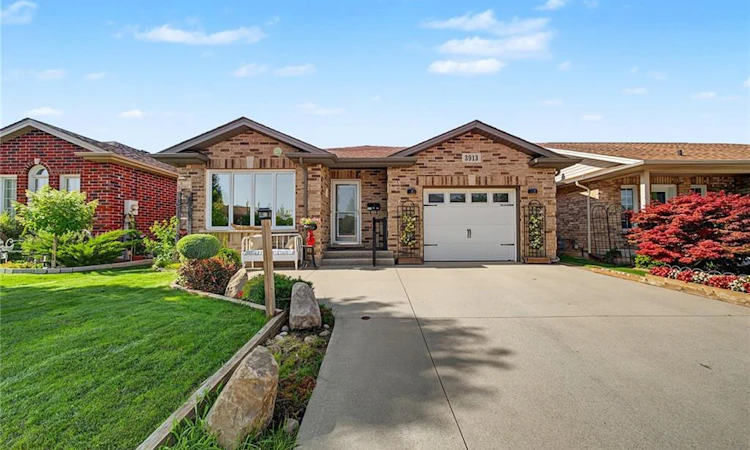 3913 Primrose Lane