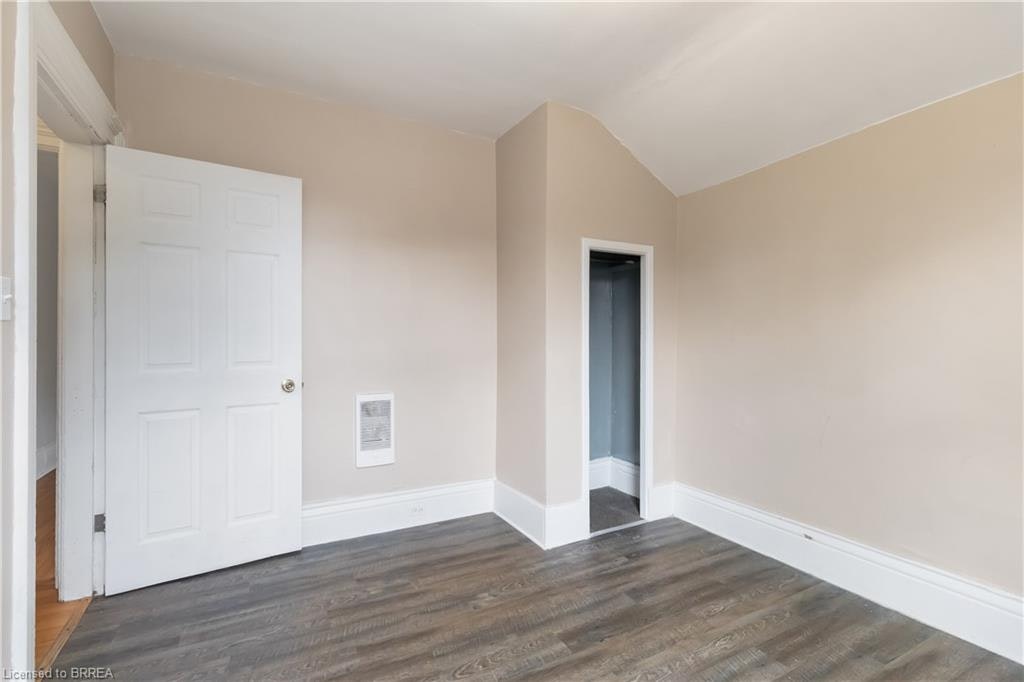 Upper-65 East Avenue, Brantford, ON, N3S 3L5 - 8