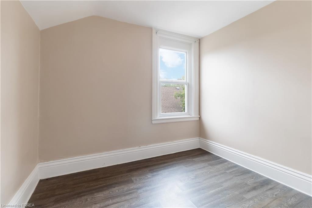 Upper-65 East Avenue, Brantford, ON, N3S 3L5 - 11