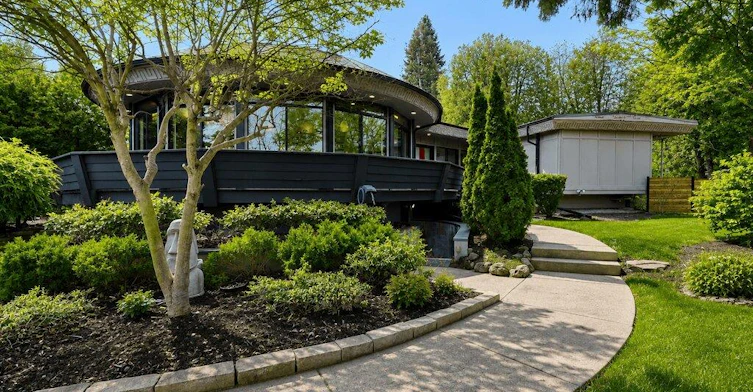 1352 Nocturne Court, Mississauga, ON, L5H 2L8 - 2