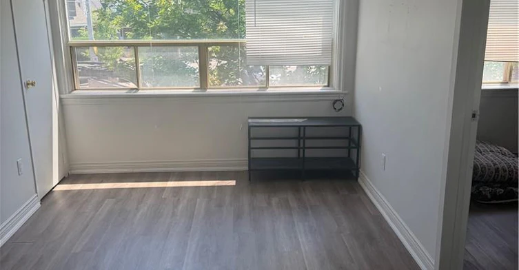 1-944 King Street W, Hamilton, ON, L8S 1K8