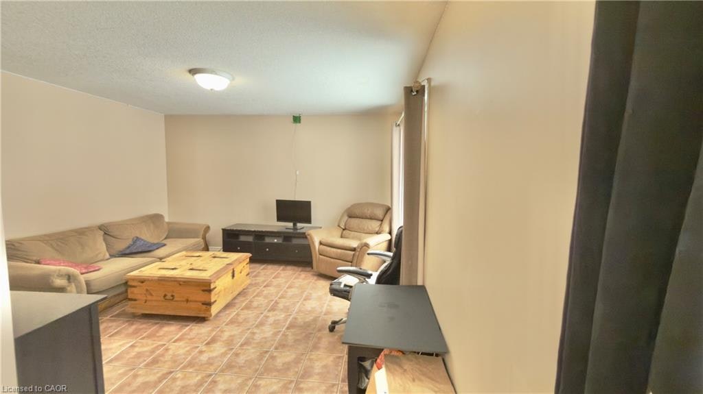 16 Marshall Street, Waterloo, ON, N2J 2T2 - 4