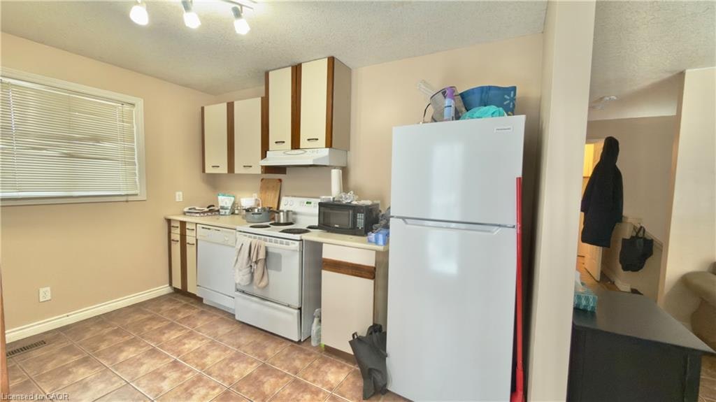 16 Marshall Street, Waterloo, ON, N2J 2T2 - 5