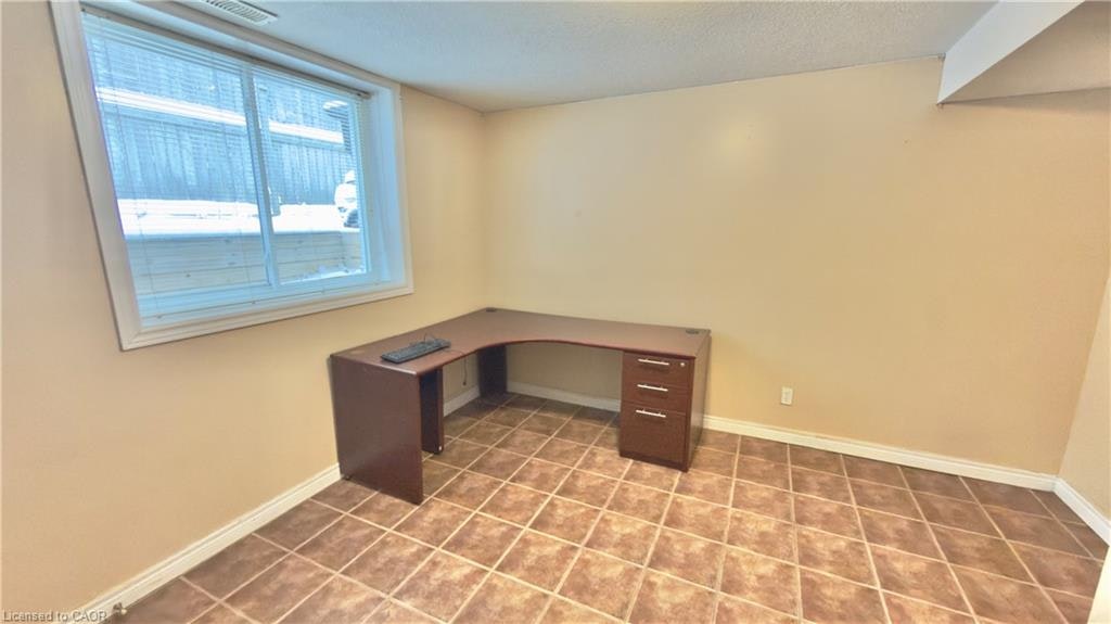 16 Marshall Street, Waterloo, ON, N2J 2T2 - 20