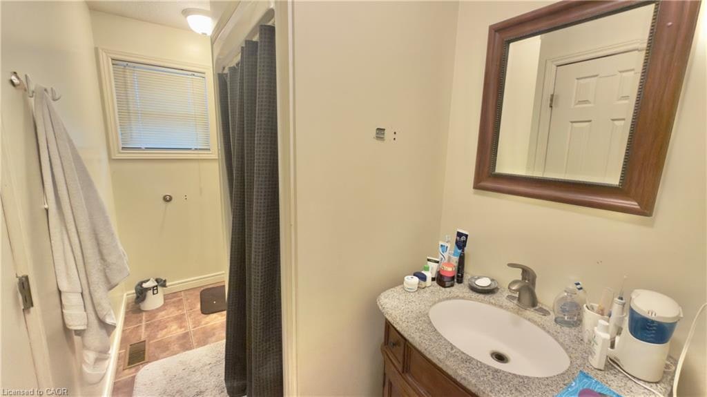 16 Marshall Street, Waterloo, ON, N2J 2T2 - 8