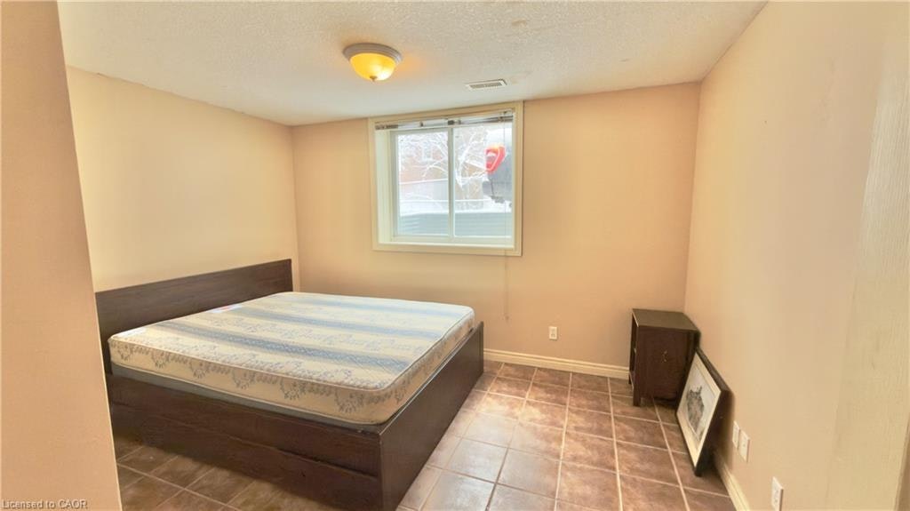 16 Marshall Street, Waterloo, ON, N2J 2T2 - 17