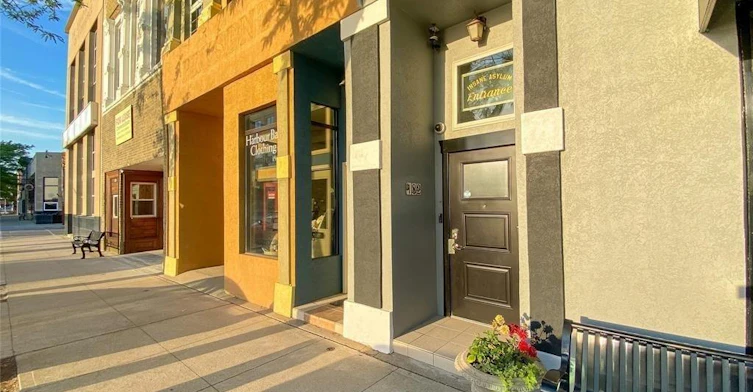 UPPER-182 Front Street N, Sarnia, ON, N7T 5S3 - 4