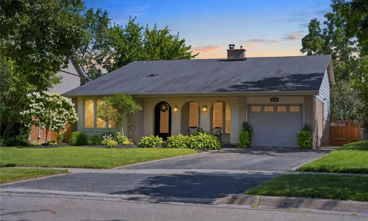 2086 Cavendish Drive