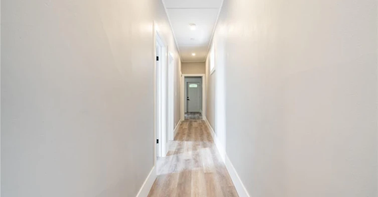 Upper-241-243 King Street W, Hamilton, ON, L8P 1A7 - 4